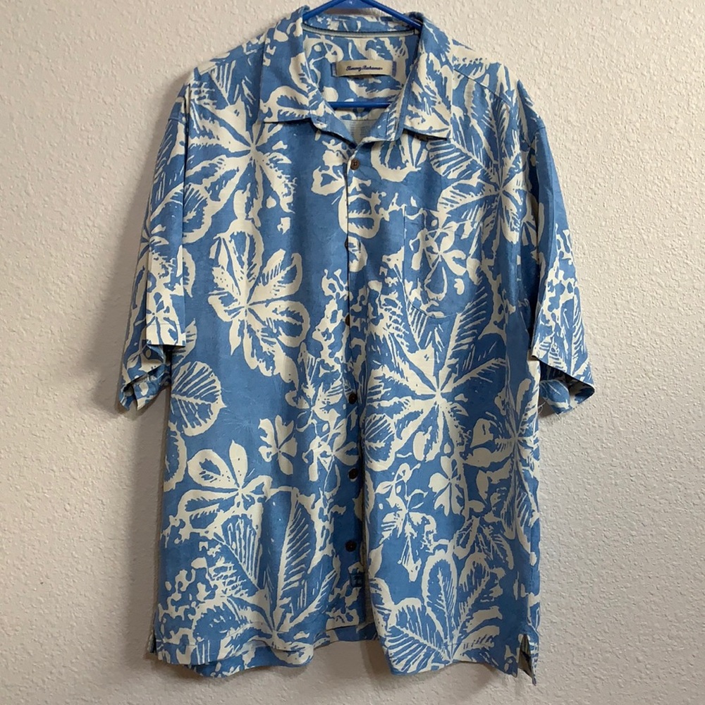 Men’s Tommy Bahama short sleeve button 100% silk